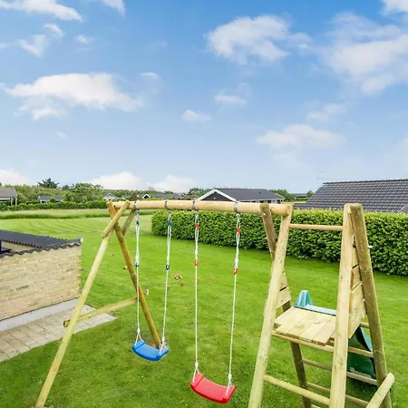 Holiday home 4 Bedroom Amazing In Vinderup