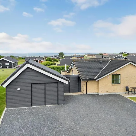 4 Bedroom Amazing In *