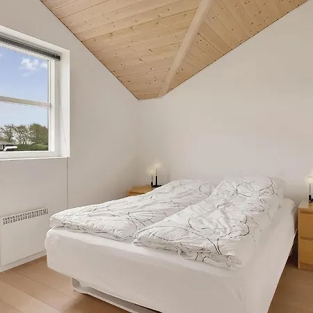 Holiday home 4 Bedroom Amazing In